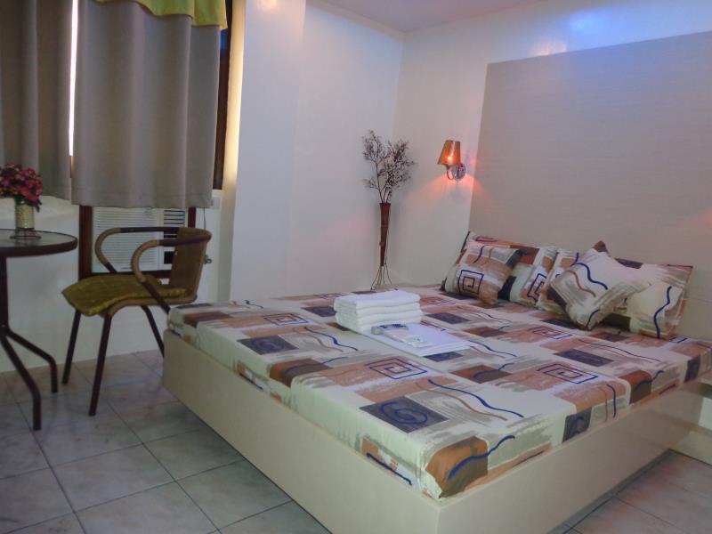 Oyo 191 Paradise Apartelle Hotel Manila Kültér fotó